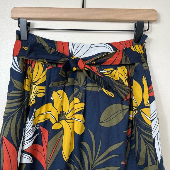 Ann Taylor Factory 00 Petite A-Line Floral Skirt - Picture 3 of 8